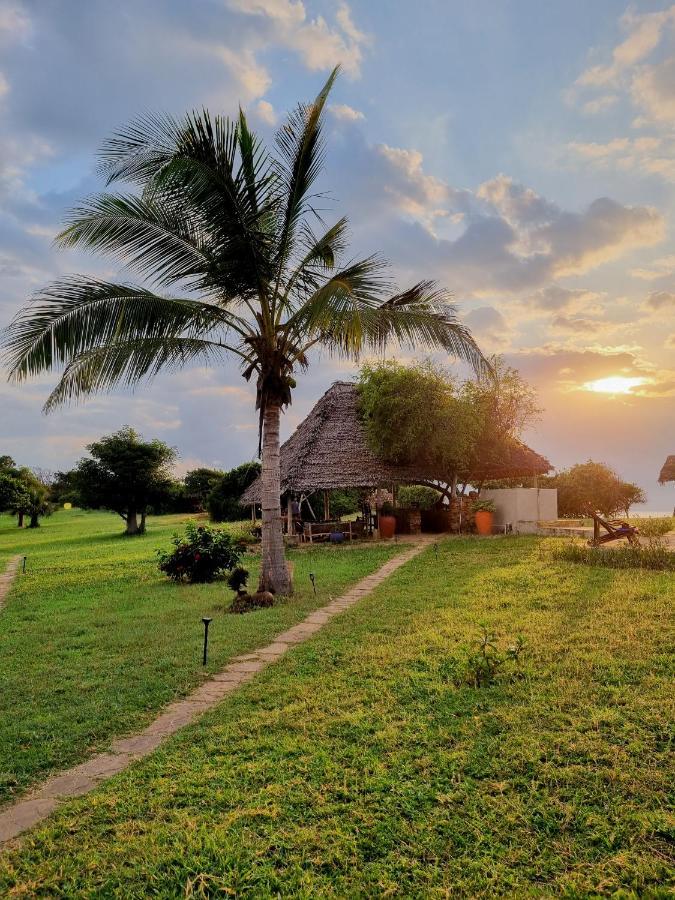 Pangani Cliffs Lodge Dış mekan fotoğraf